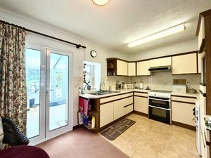 Dining Kitchen- click for photo gallery
